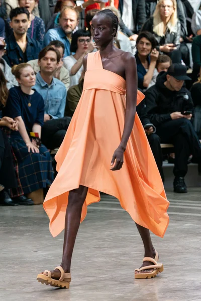 Look 38
